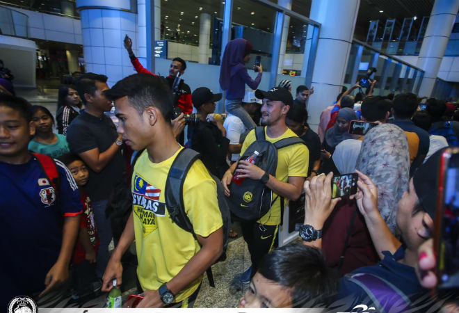 AFF Cup: Malaysia thua Việt Nam về nước, triệu fan làm điều không ngờ - 5