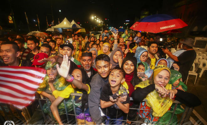 AFF Cup: Malaysia thua Việt Nam về nước, triệu fan làm điều không ngờ - 9