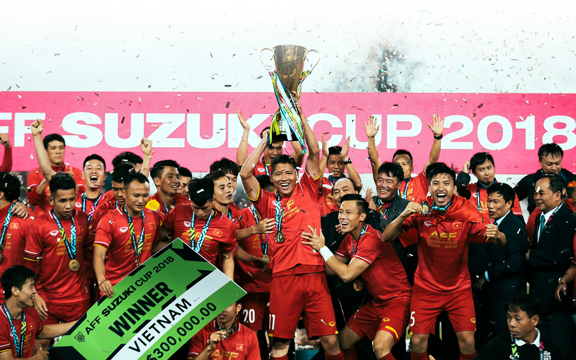 Tiền đạo Anh Đức: Từ ngôi sao bị “bỏ rơi” tới người hùng lịch sử AFF Cup 2018 - 14