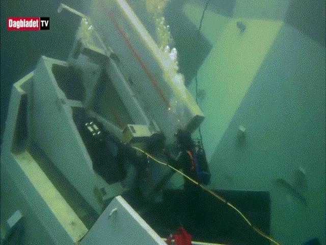 Cận cảnh trục vớt tên lửa trong xác chiến hạm Na Uy bị tàu chở dầu đâm