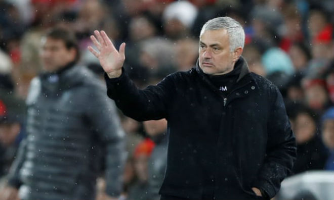 Chấn động: HLV Mourinho bị MU sa thải, rộ tin Carrick tạm quyền - 1