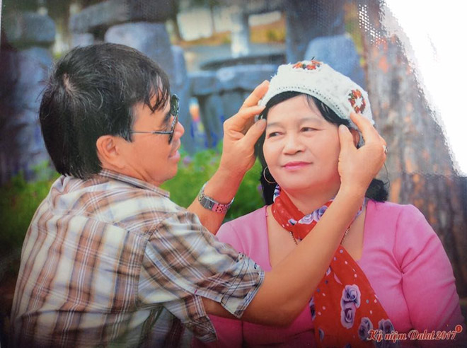 Ngưỡng mộ loạt ảnh tình tứ của cặp vợ chồng U60 đi làm thẩm mỹ - 1