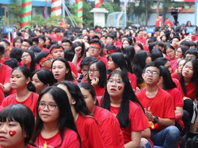 Trái bóng trận chung kết AFF Cup 2018 vào đề thi môn hóa