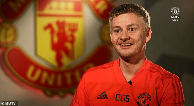 Solskjaer &#34;gây sốt&#34; ngày đầu ở MU: Hào khí Sir Alex, xua tan u ám Mourinho - 1