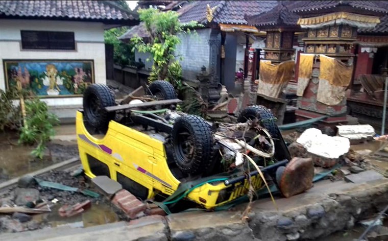 Lý do sóng thần bất ngờ ập vào Indonesia giết hàng chục người - 3