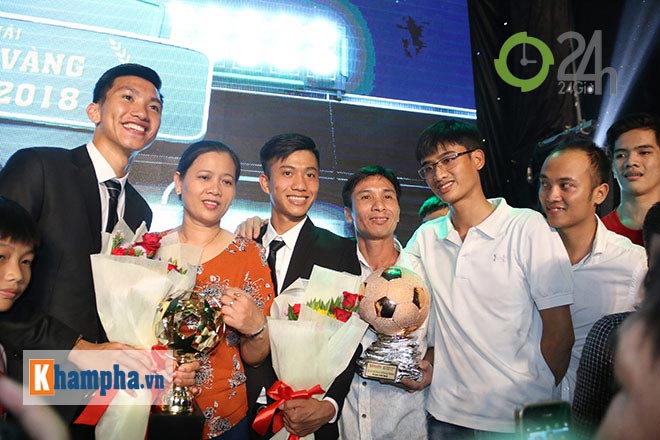 Những người hùng ĐT Việt Nam vô địch AFF Cup rạng rỡ nhận tin vui - 9