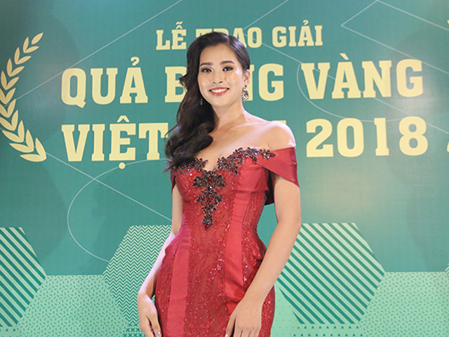 Hoa hậu Tiểu Vy cùng dàn sao “đại náo” buổi đăng quang của Quang Hải