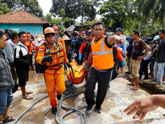 Sóng thần ở Indonesia: Số người thương vong lên đến gần 2.000