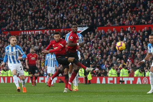 Chi tiết MU - Huddersfield Town: Nỗ lực những phút cuối (KT) - 6