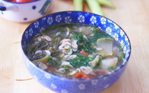 Canh dưa chua nấu tép dân dã ngon cơm - 3