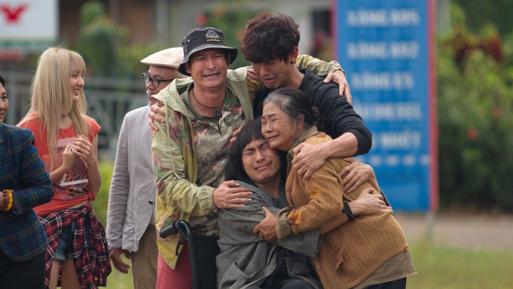 Trường Giang làm hài nhảm thu trăm tỉ, phim Kiều Minh Tuấn phá sản vì “ngoại tình” - 4