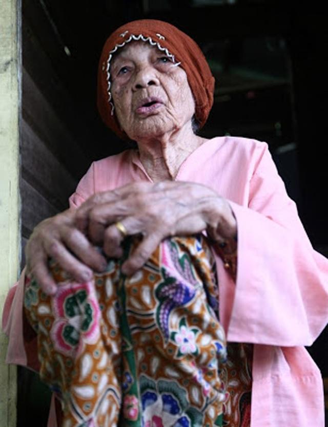 Cụ bà 109 tuổi vẫn lấy chồng thứ 23 ít hơn tới 70 tuổi - 1
