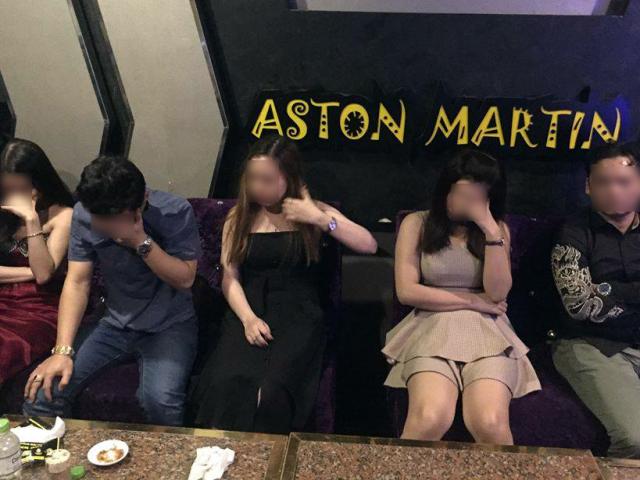 Nhiều nam thanh nữ tú “phê” ma túy tập thể trong quán karaoke ở Sài Gòn