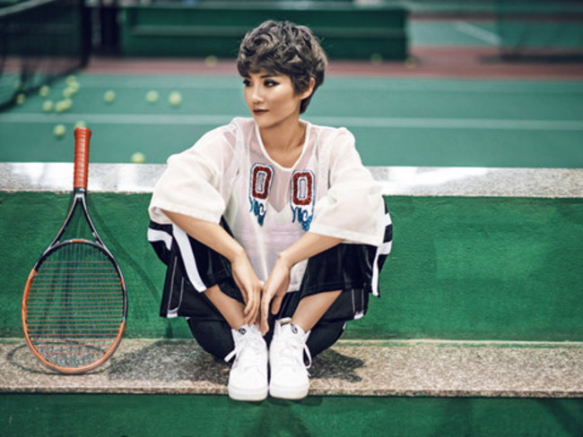 Trước đó, Thùy Dung là vận động viên tennis chuyên nghiệp, từng đứng số 1 Việt Nam giai đoạn 2006 – 2009.