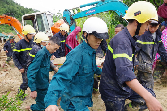 Vụ sạt lở 3 người chết cùng một nhà: Lạc giọng giữa đêm khuya không tiếng đáp lại - 7