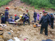 Tin tức trong ngày - Vụ sạt lở 3 người chết cùng một nhà: Lạc giọng giữa đêm khuya không tiếng đáp lại