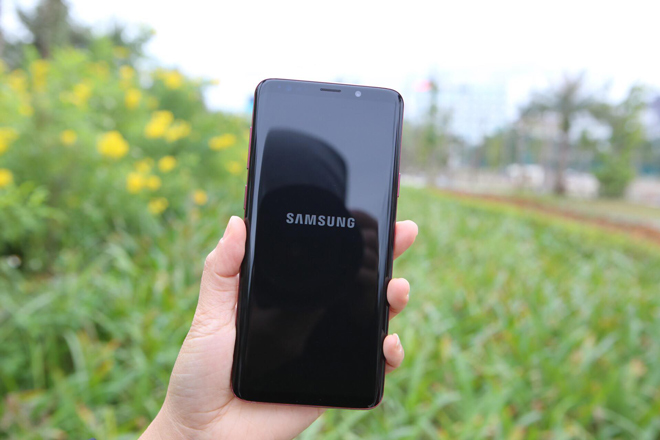 HOT: Trên tay Galaxy S9+ màu Vang đỏ mừng năm mới 2019 - 7