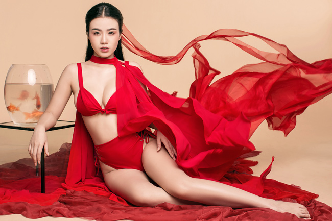 Linh Miu xuất từ nhóm hài chung với&nbsp;bạn trai cũ Hữu Công và sau đó nhanh chóng trở thành gương mặt hot qua những bộ phim hài Tết, trong đó nổi bật nhất là Thị Hến kén chồng.

Cuối tháng 6 vừa qua, Linh Miu cũng ra mắt bộ phim ngắn đầu tay có tên gọi &#34;Nhật ký của Miu&#34; do cô đầu tư sản xuất.