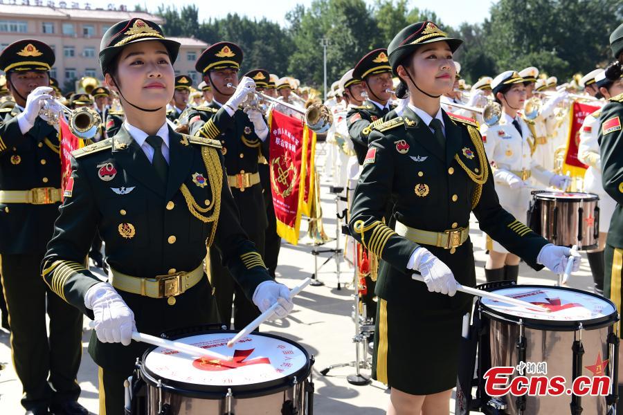 Chiêm ngưỡng màn thể hiện của nữ binh sĩ TQ trong lễ duyệt binh lớn nhất từ trước đến nay - 7