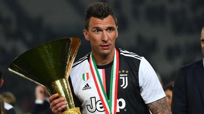 Mandzukic đang trên đường đến MU