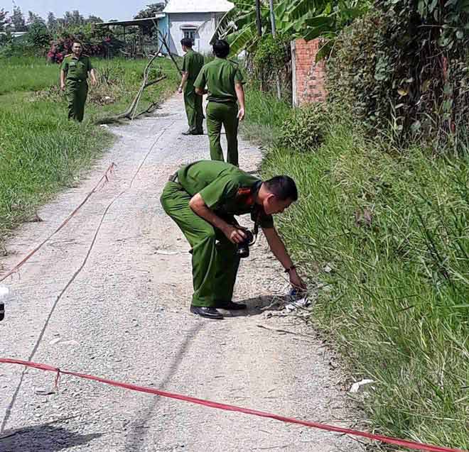 Công an khám nghiệm hiện trường