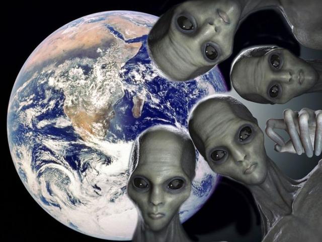 Người ngoài hành tinh theo dõi con người từ các vật thể gần Trái đất?