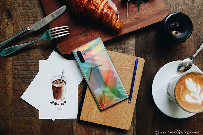 Chỉ tại FPT Shop, bạn được mua trả góp không lãi suất các dòng smartphone Samsung với chi phí mỗi tháng thấp hơn đáng kể.