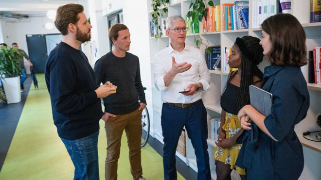 CEO Apple gặp gỡ công ty khởi nghiệp tại Đức - Blinkist.