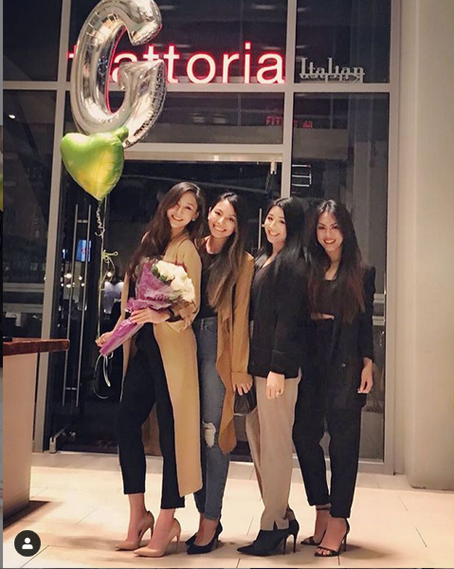 Tấm hình gần đây nhất trên trang cá nhân của G.Na cách đây hơn 1 năm vào tháng 9.2018 khi cô chụp cùng những người bạn. G.Na đứng ngoài cùng bên trái.