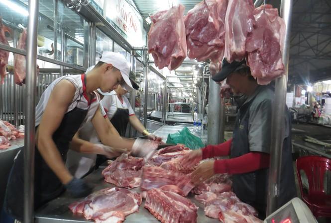 Chỉ trong vòng 1 tuần, heo hơi đã tăng giá "10", tức 10.000 đồng/kg&nbsp;