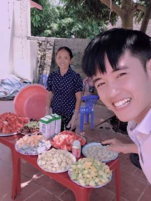 Con trai bà Tân Vlog làm video nấu thịt chó gây tranh cãi nảy lửa - 3