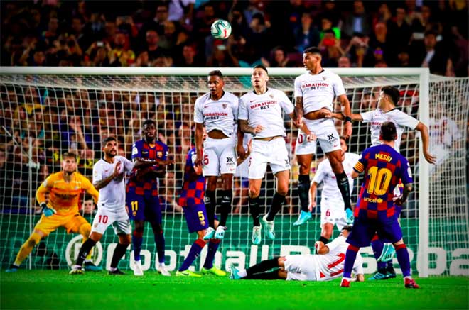 Cú sút hàng rào tuyệt đẹp của Messi