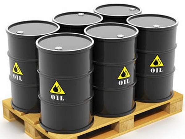 Giá dầu giảm nhẹ do dự kiến dự trữ dầu thô Mỹ tăng