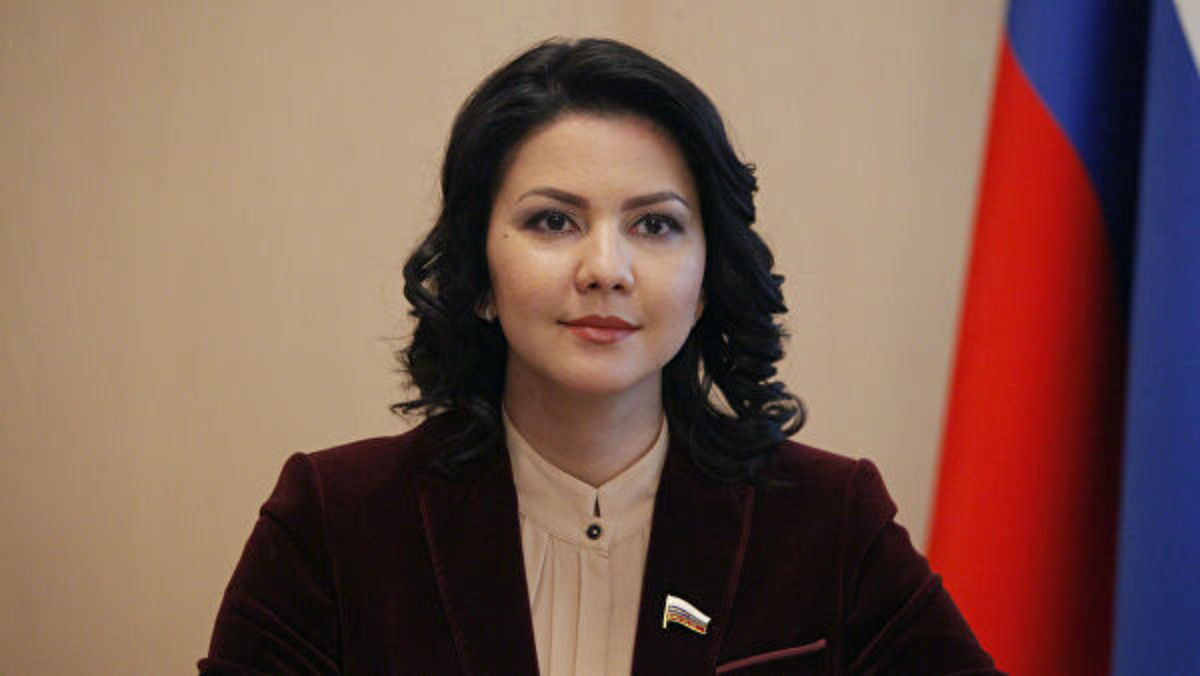 Nghị sĩ Nga Inga Yumasheva, 34 tuổi.