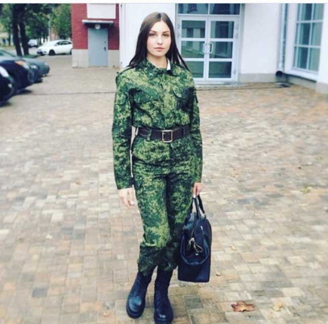 Là đất nước từng nhiều năm đứng đầu top đất nước có phụ nữ đẹp nhất thế giới của MissTravel, Ranked...không ngạc nhiên khi những cô gái trong lực lượng quân đội, cảnh sát Nga cũng có nhan sắc hoàn mỹ.
