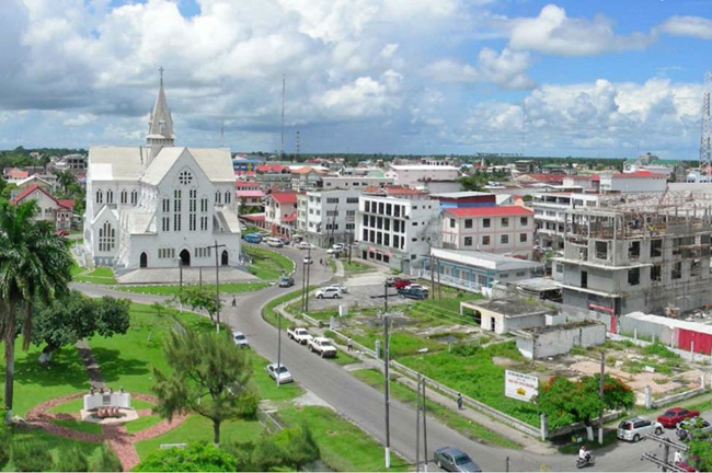 Guyana là quốc gia nằm ở Châu Mỹ. Đây là một trong những quốc gia nghèo nhất khu vực Nam Mỹ với dân số chưa đến 1 triệu người. 