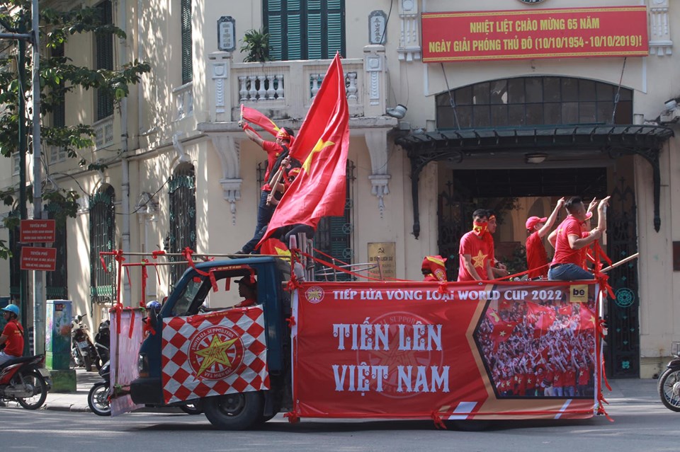 Đội tuyển Việt Nam giành trọn 3 điểm trước Malaysia, &#34;chảo lửa&#34; Mỹ Đình &#34;nổ tung&#34; - 52