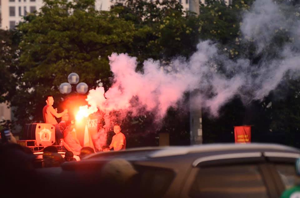 Đội tuyển Việt Nam giành trọn 3 điểm trước Malaysia, &#34;chảo lửa&#34; Mỹ Đình &#34;nổ tung&#34; - 26