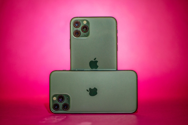iPhone 11 Pro và iPhone 11 Pro Max có 3 camera sau.
