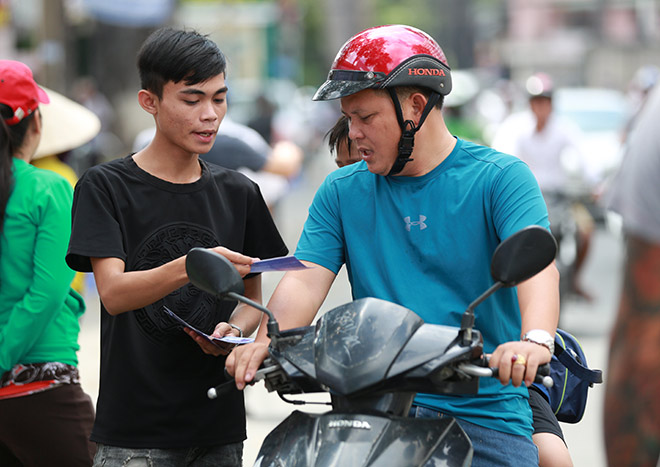 U22 Việt Nam đấu U22 UAE: Vé giả tràn lan, phe vé tung độc chiêu - 5