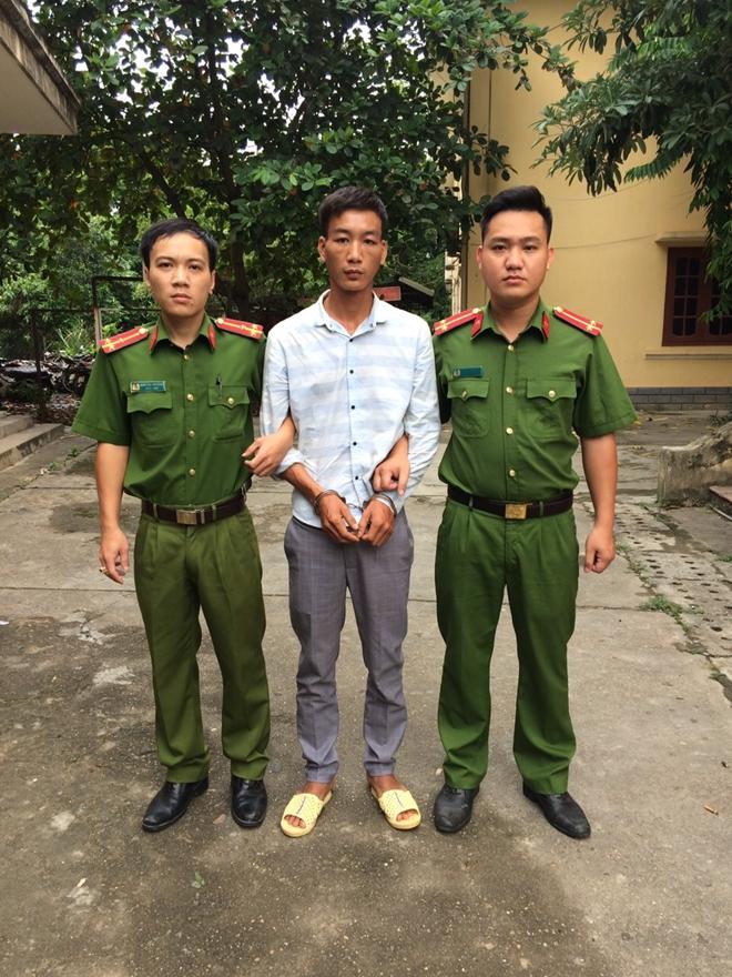 Cơ quan Công an dẫn giải đối tượng Nguyễn Văn Kiên