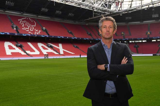 Van der Sar sẽ đại phẫu MU?