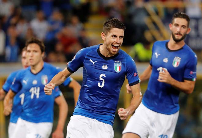 Italia giành chiến thắng khó nhọc trước Hy Lạp