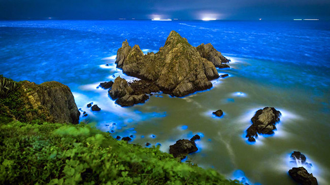 Quần đảo Matsu: Với đường bờ biển được thắp sáng bởi tảo biển phát quang, thường được gọi là "nước mắt xanh", Quần đảo Matsu đã chứng kiến sự bùng nổ du lịch trong những năm gần đây.
