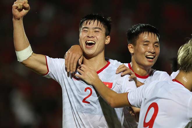 Duy Mạnh ghi bàn đầu tiên cho ĐT Việt Nam