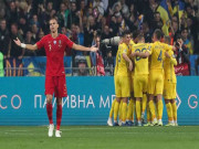 Bóng đá - Video highlight trận Ukraine - Bồ Đào Nha: Ronaldo cán mốc lịch sử, phủ đầu choáng váng