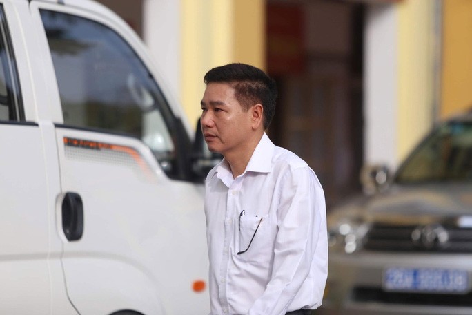 Bị cáo Lò Văn Huynh đến phiên tòa