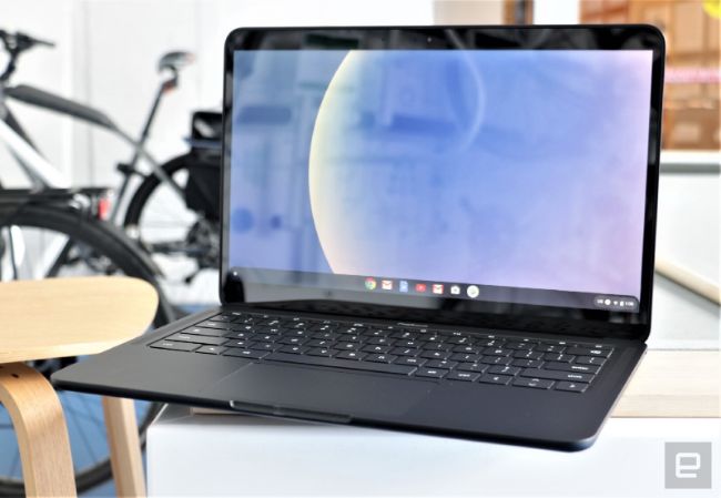 Sản phẩm cũng sử dụng chip Titan C, Wi-Fi và các thành phần Bluetooth như Pixel Slate. Giá cao nhất sẽ là 1.499 USD.