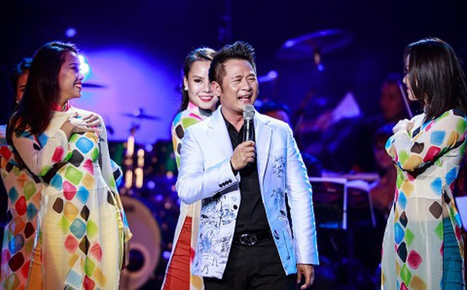 Nam ca sĩ Bằng Kiều vui mừng chia sẻ cảm xúc của mình trên sân khấu của liveshow "Đêm tình nhân 6".
