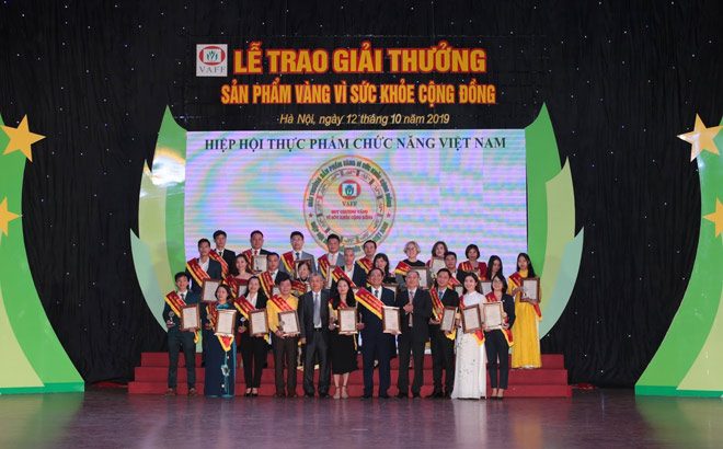 Toàn cảnh buổi lễ trao giải thưởng Sản phẩm vàng vì sức khỏe cộng đồng 2019